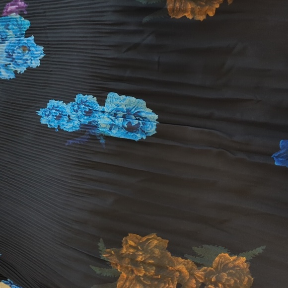 Sara Navon Floral Feminine Devora Maxi Dress - Picture 5 of 5